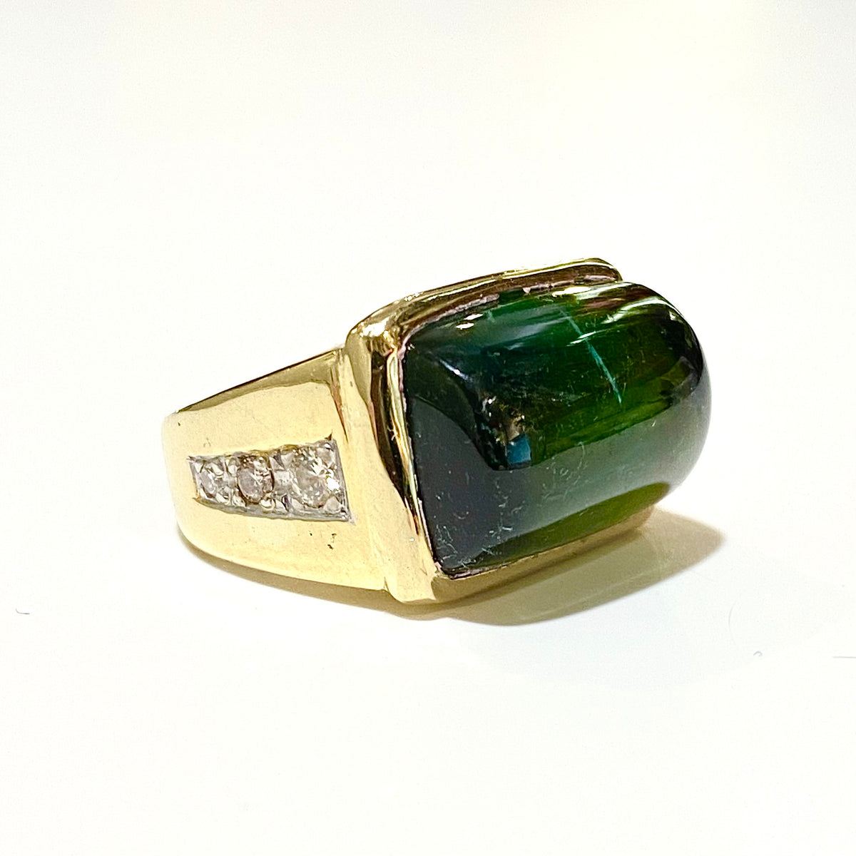 18ct Yellow Gold 18.90ct Green Tourmaline and Diamond Ring