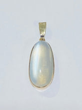 9ct Gold, 15ct Cabochon Moonstone Pendant