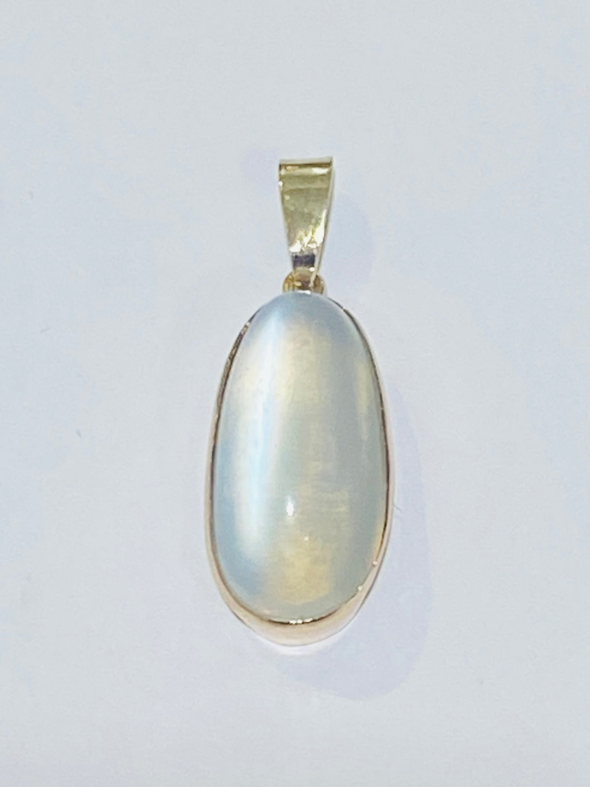 9ct Gold, 15ct Cabochon Moonstone Pendant