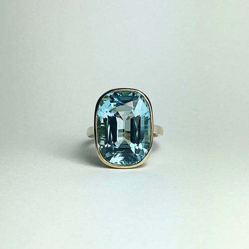 9ct Rose Gold Blue Topaz Ring
