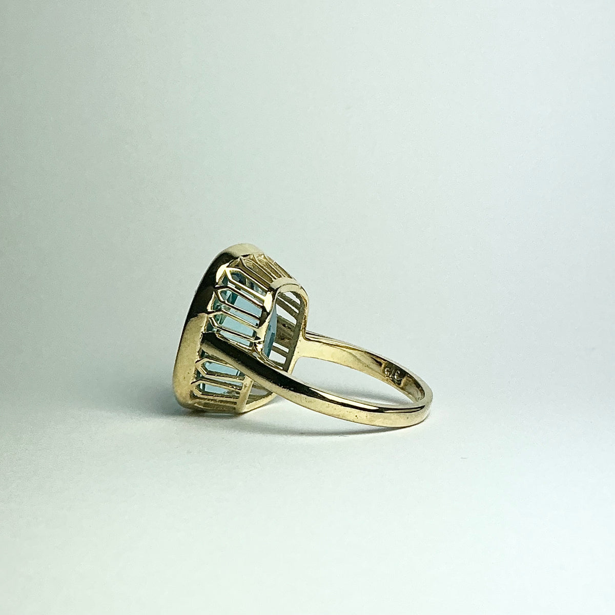 9ct Rose Gold Blue Topaz Ring