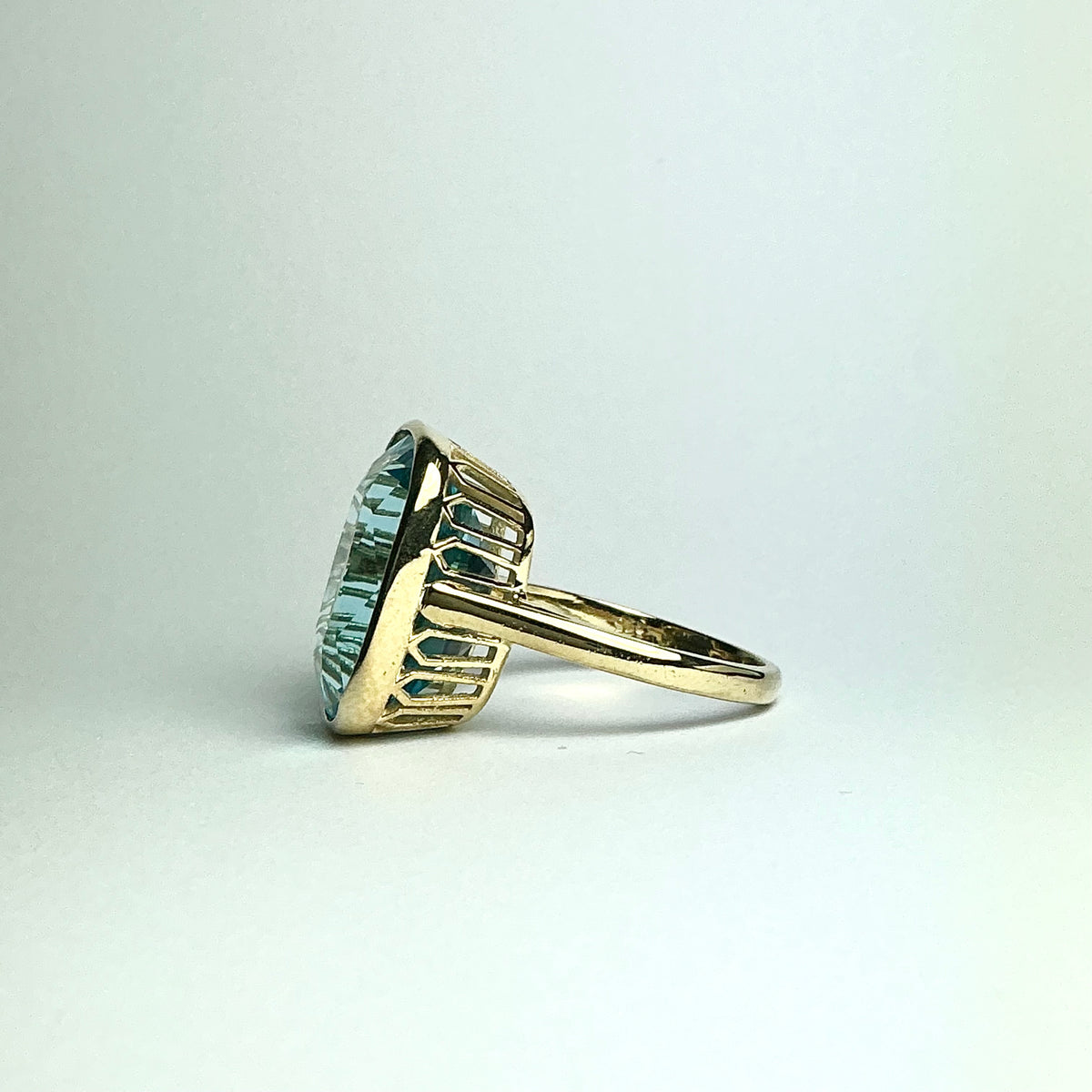 9ct Rose Gold Blue Topaz Ring