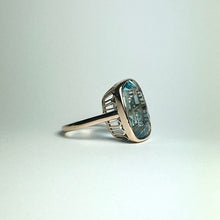 9ct White Gold Blue 18ct Blue Topaz Ring