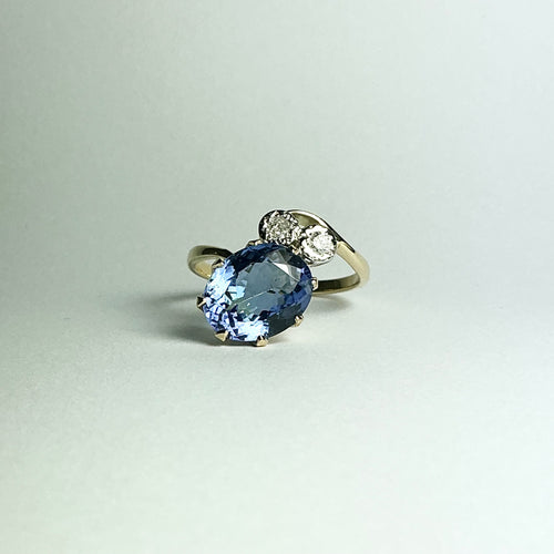 18ct Yellow Gold Diamond and Tanzanite Ring