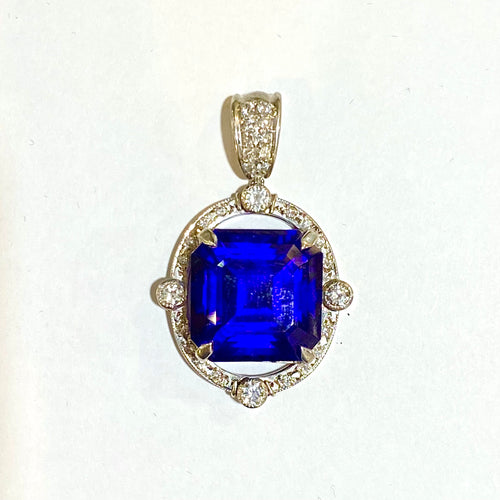 18ct White Gold Tanzanite and Diamond Pendant