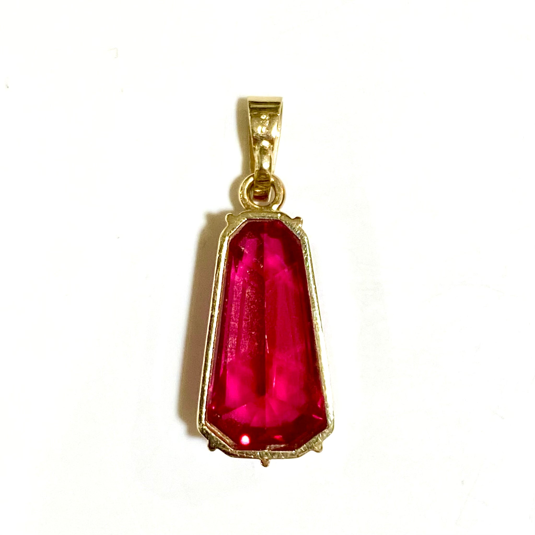 9ct Yellow Gold Synthetic Ruby Pendant – Tresors Sydney