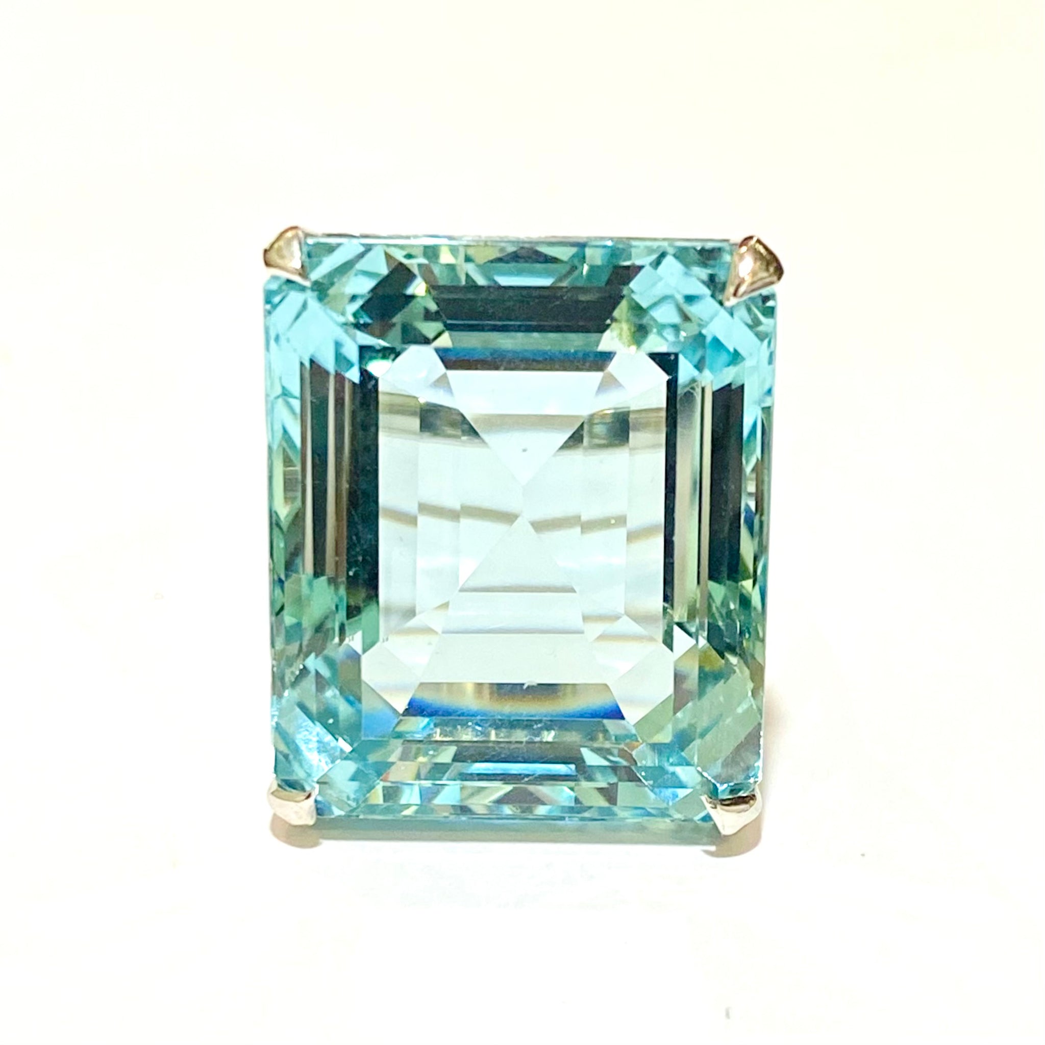 18ct White Gold 60ctw Aquamarine Dress Ring Tresors Sydney 18ct White Gold 60ctw Aquamarine Dress Ring Tresors Sydney