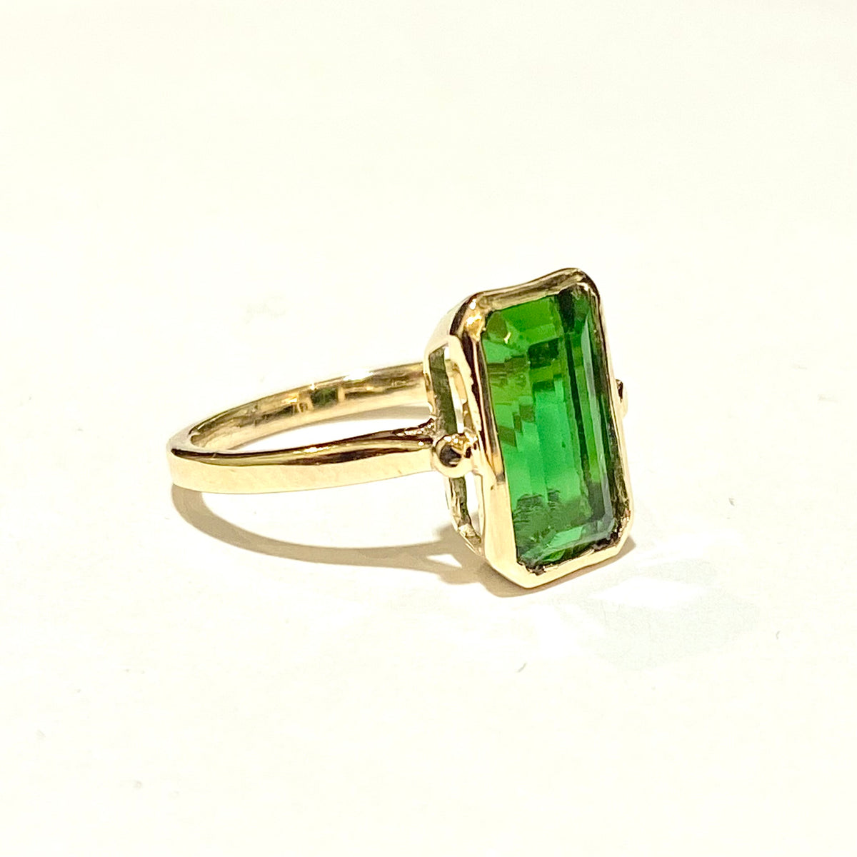9ct Yellow Gold Green Tourmaline Ring