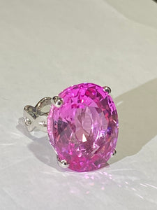 9ct White Gold 25ct Oval Faceted Pink Topaz Ring