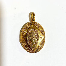 Antique 18ct Yellow Gold Engraved Locket