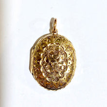 Antique 18ct Yellow Gold Engraved Locket