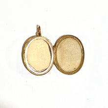 Antique 18ct Yellow Gold Engraved Locket