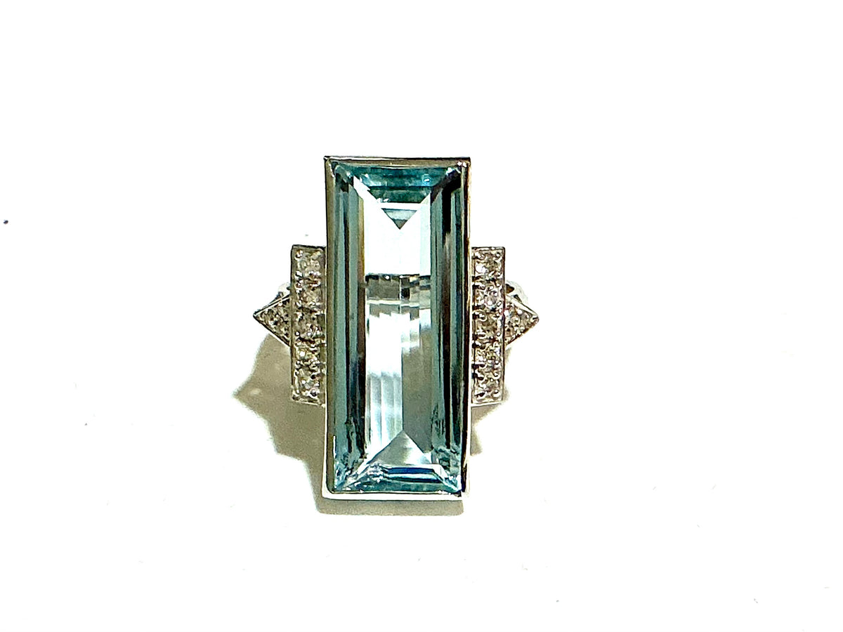 18ct White Gold, Diamond and Aquamarine Ring