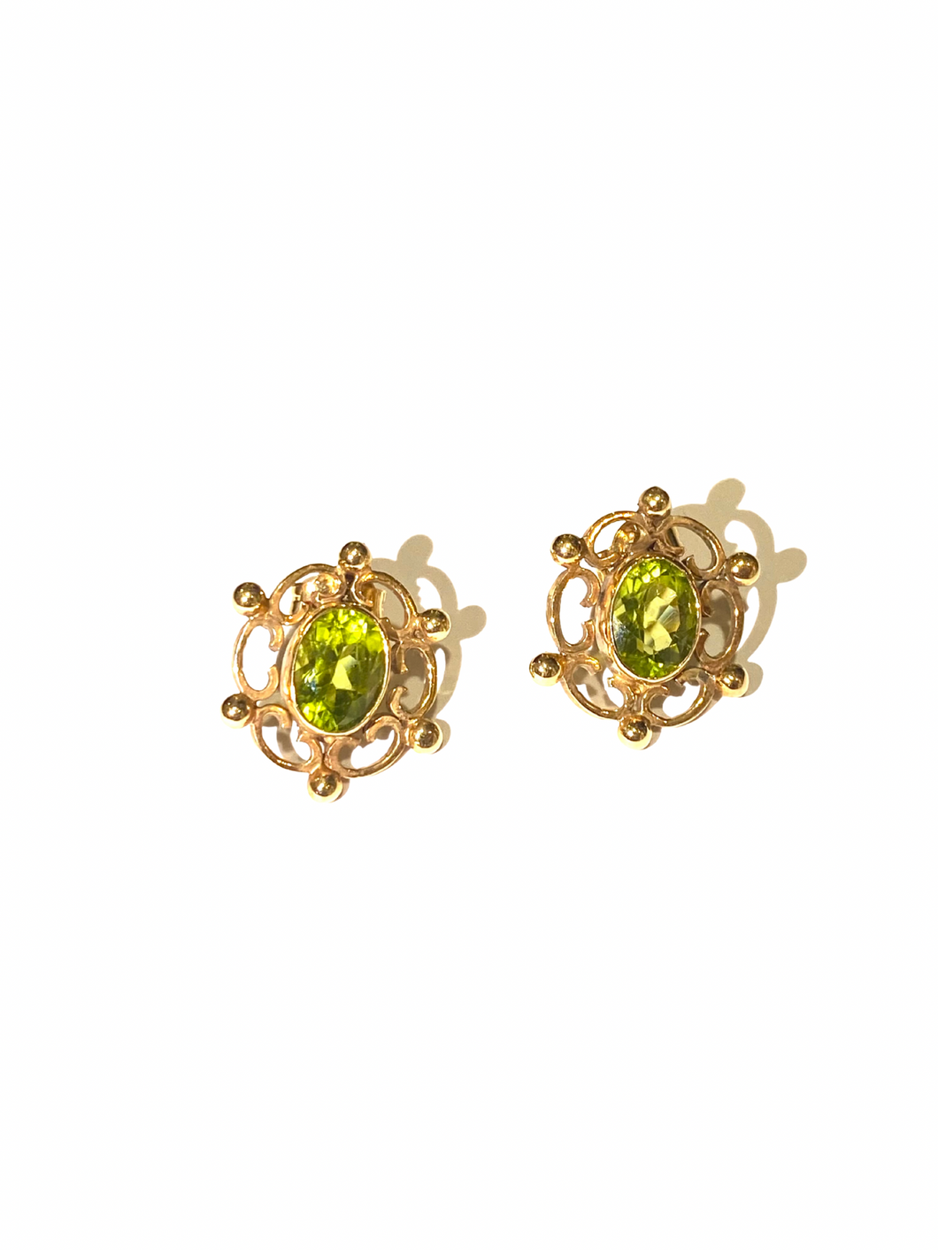 9ct Yellow Gold Stud 1ct oval Peridot Earrings