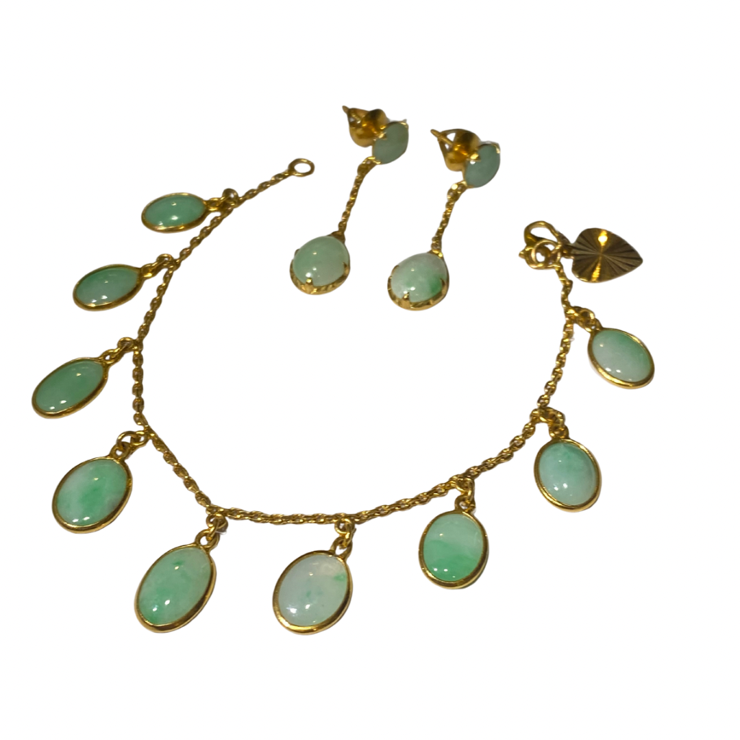 18ct Yellow Gold Jadeite Earrings and Bracelet Set