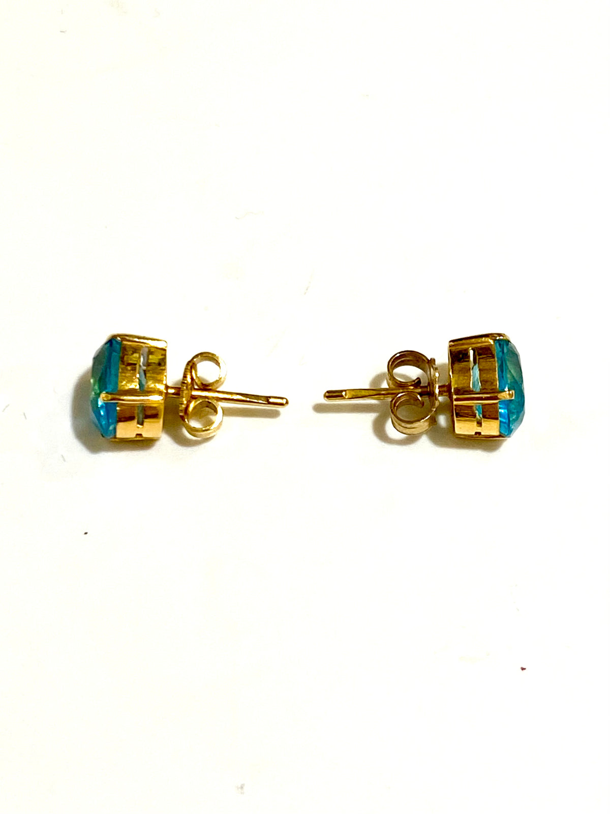 18ct Yellow Gold Apatite Stud Earrings