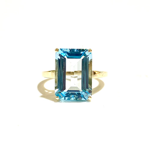 9ct Yellow Gold Swiss Blue Topaz Ring