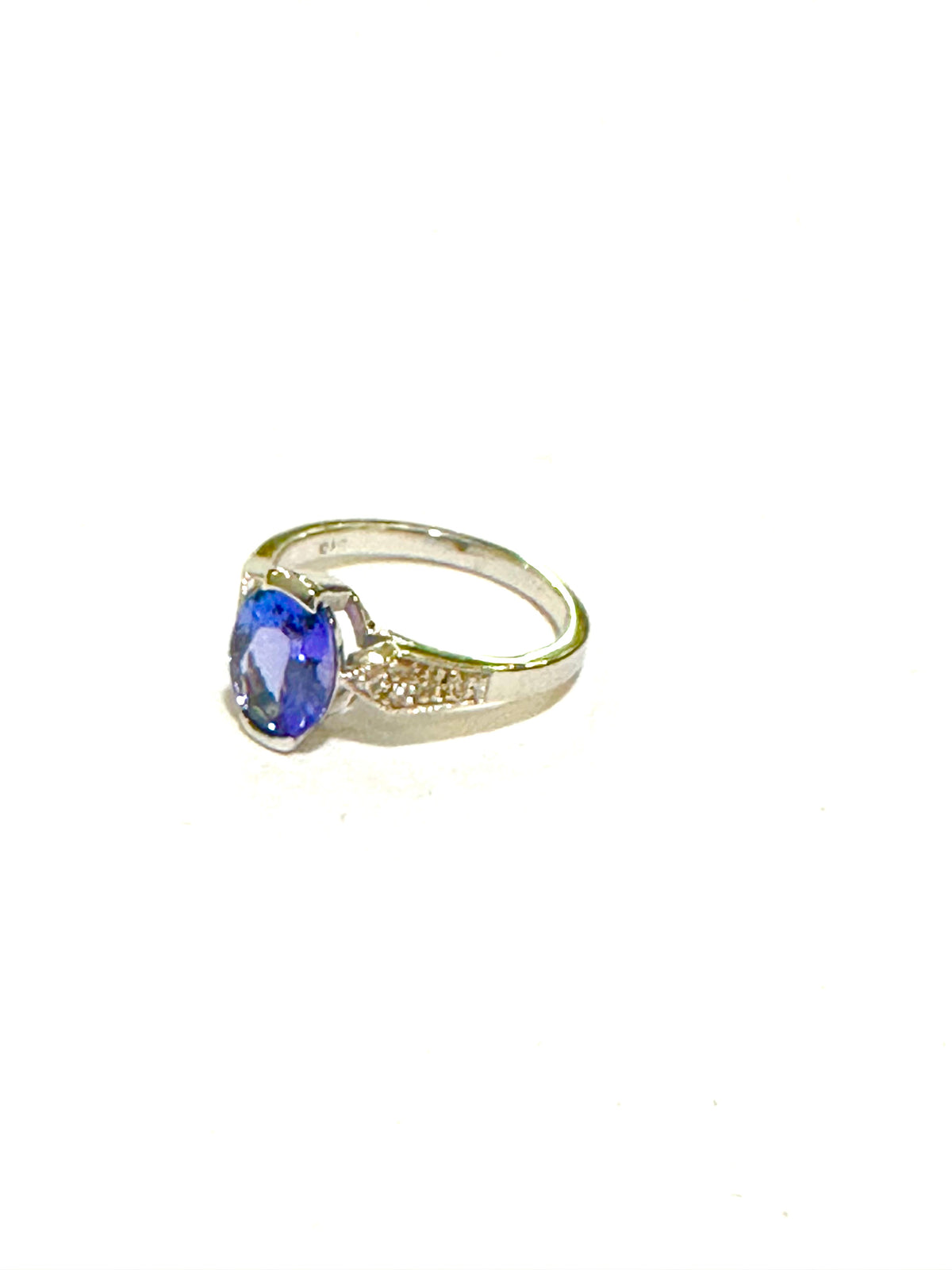 9ct White Gold Tanzanite and Diamond Ring