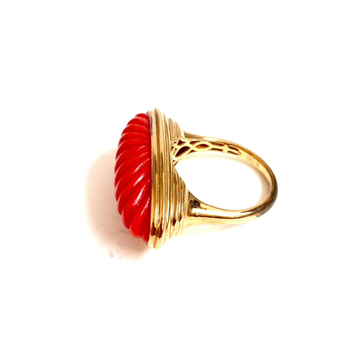 9ct Yellow Gold Coral Ring