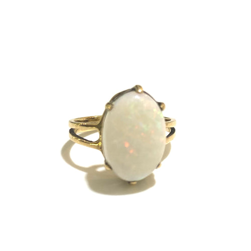 9ct Gold Oval Opal Ring