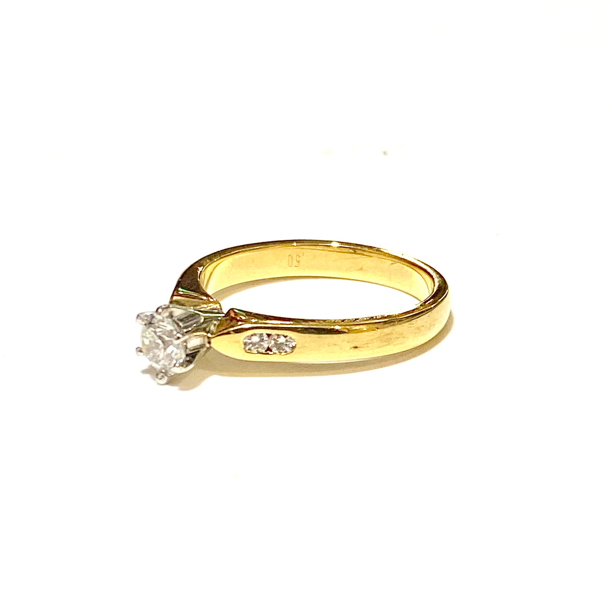 18ct Yellow Gold Diamond Solitaire Ring