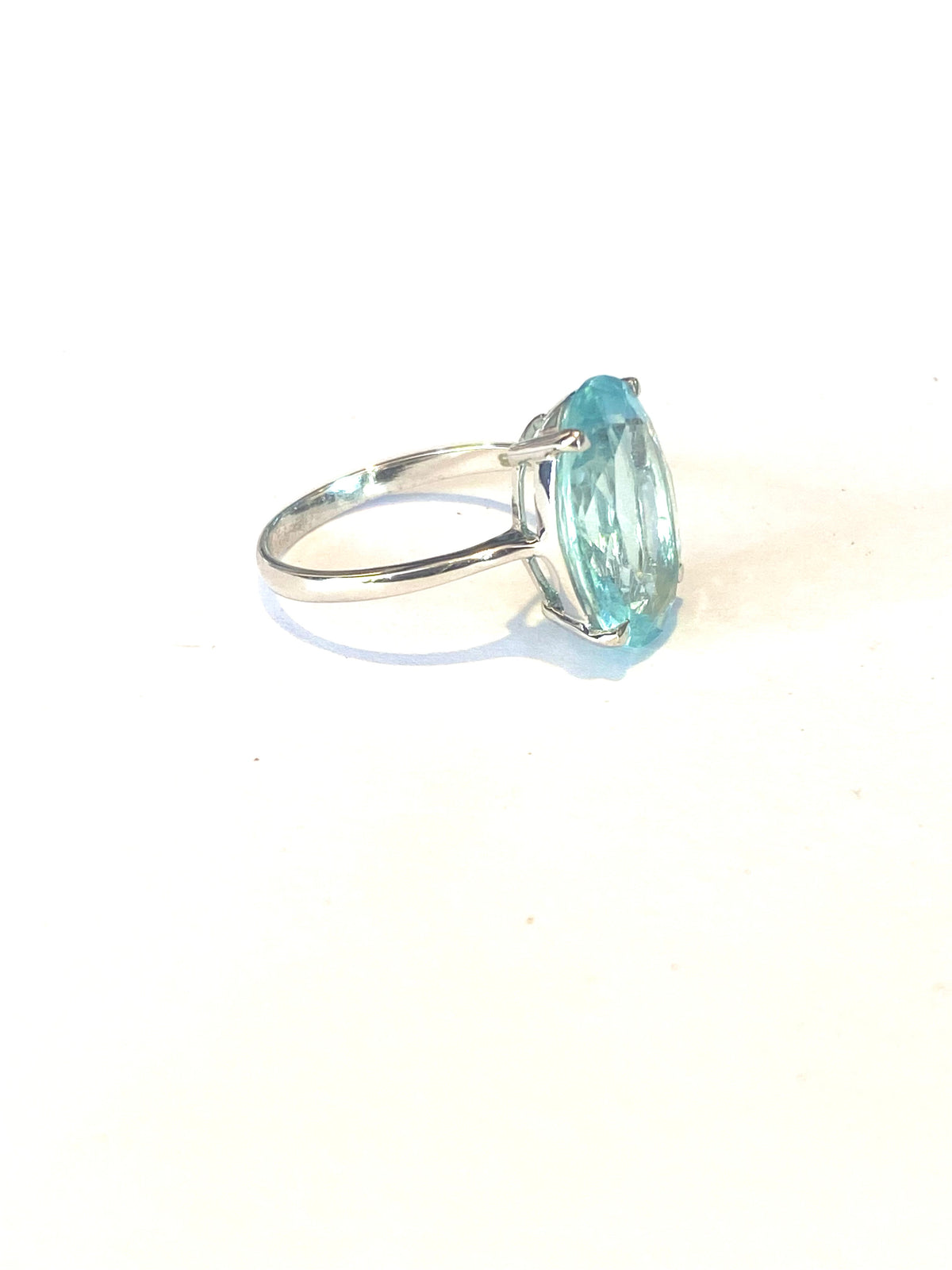 9ct white Gold 6.5ct Aquamarine Ring