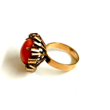 9ct Yellow Gold Vintage Momo Coral Ring