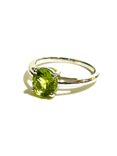 9ct White Gold 1.15ct Peridot Ring