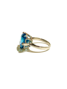 18ct White Gold Blue Zircon Ring