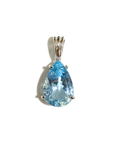 9ct White Gold 4.35ct Aquamarine Pendant