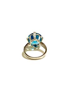 18ct White Gold Blue Zircon Ring