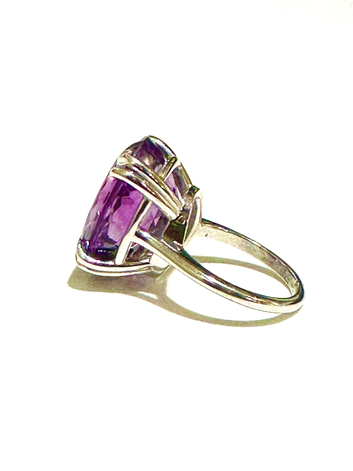 9ct White Gold Double Claw Set Faceted Amethyst Ring