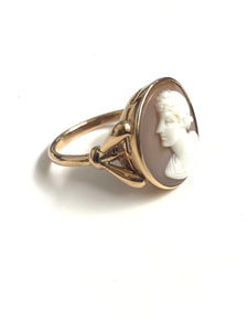 9ct Gold Conch Shell Cameo Dress Ring