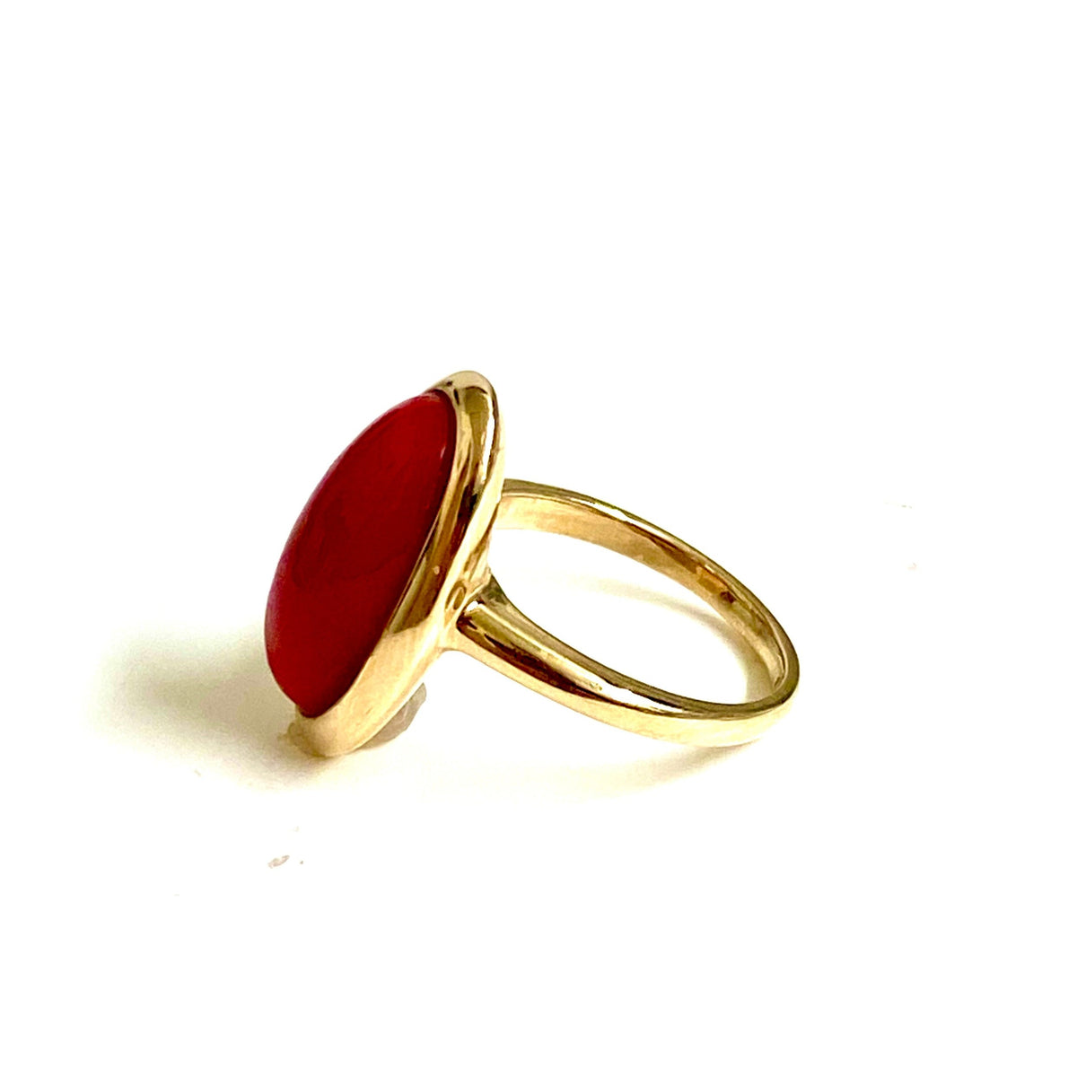 9ct Yellow Gold Momo Coral Ring