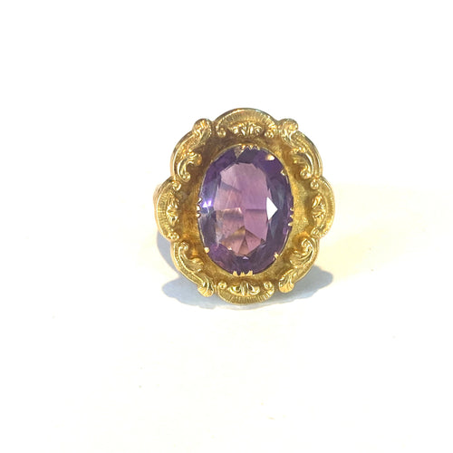 9ct Yellow Gold Amethyst Ring with Gold Engraving