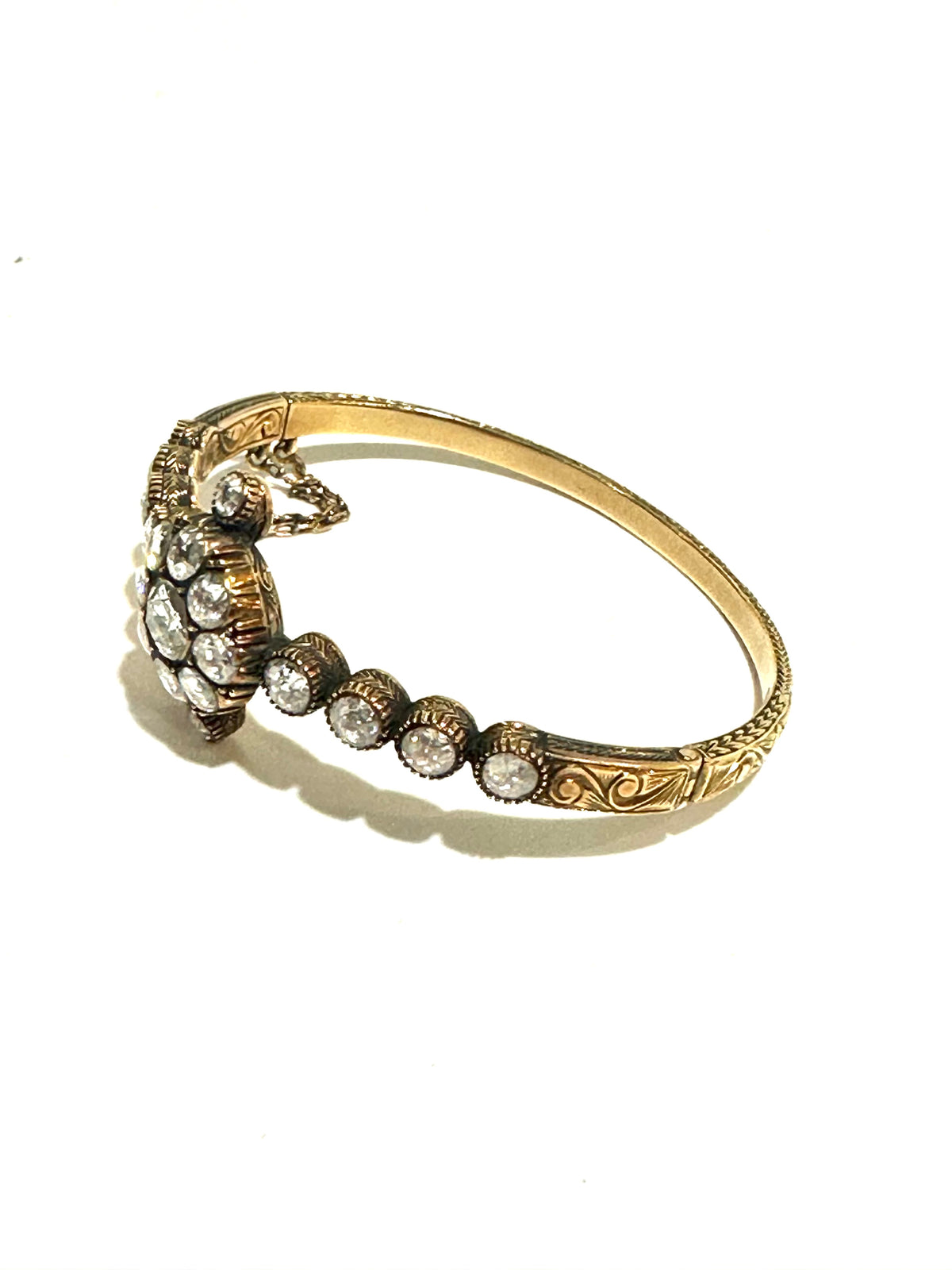 18ct Gold Hinged Bangle