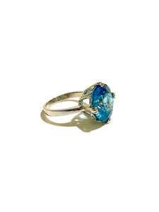 18ct White Gold Blue Zircon Ring