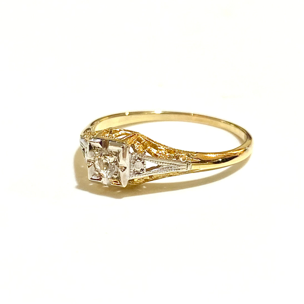 Antique 18ct Yellow Gold and Platinum Diamond Ring