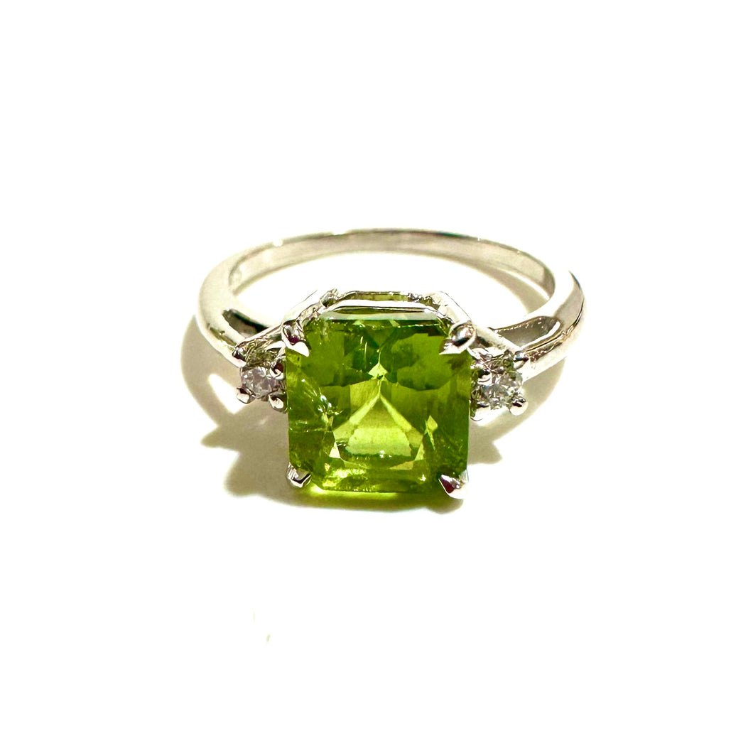 9ct White Gold 2.4ct Peridot & Diamond Ring