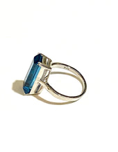 9ct White Gold London Blue Topaz Claw Set Ring