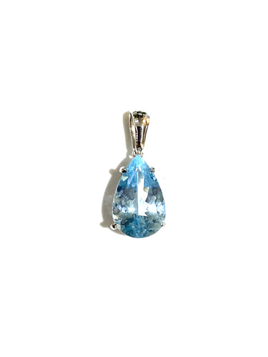 9ct White Gold 3.8ct Aquamarine Pendant