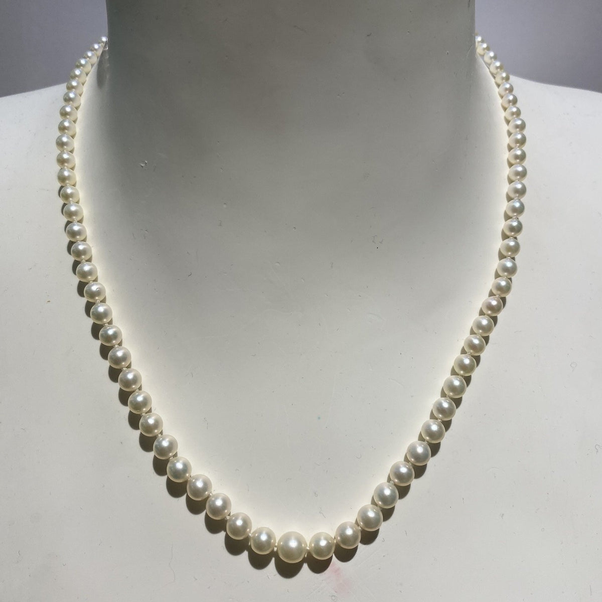 Vintage Graduated Akoya Pearl Necklace