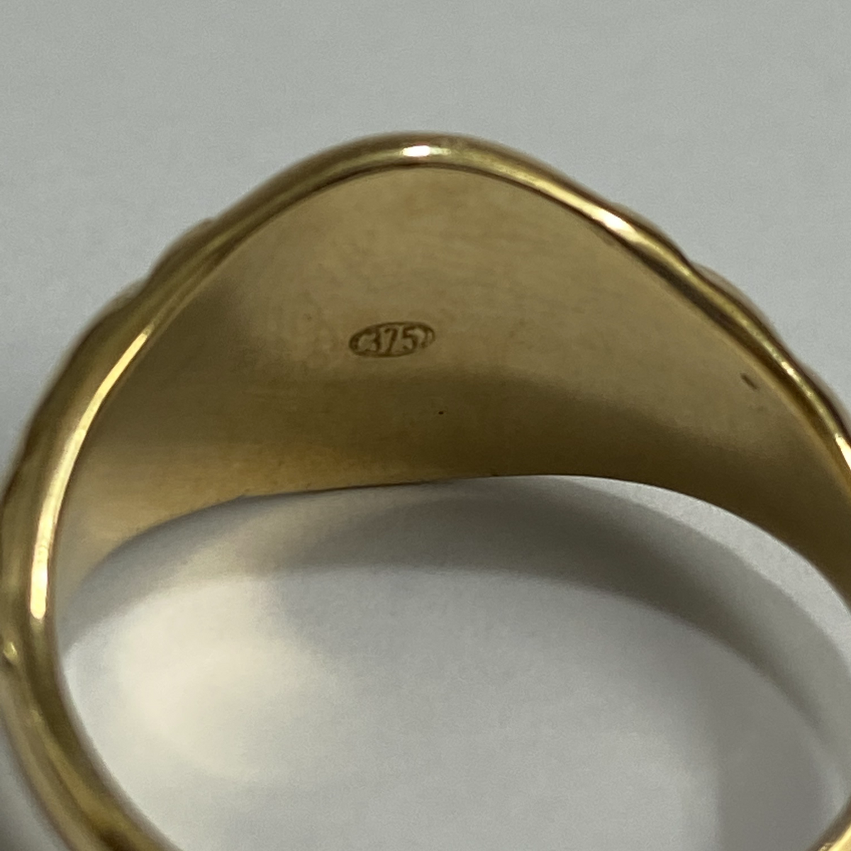 9ct Gold Round Signet Ring