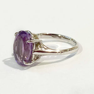 9ct White Gold Amethyst Ring