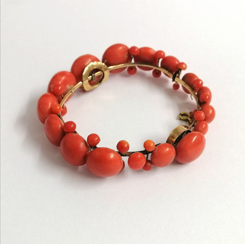 Antique 9ct Yellow Gold Momo Coral Bangle