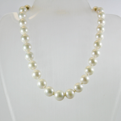 Stunning Modern Style Graduated White South Sea Pearl Necklace