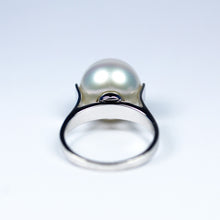 18ct White Gold White South Sea Pearl Dress Ring