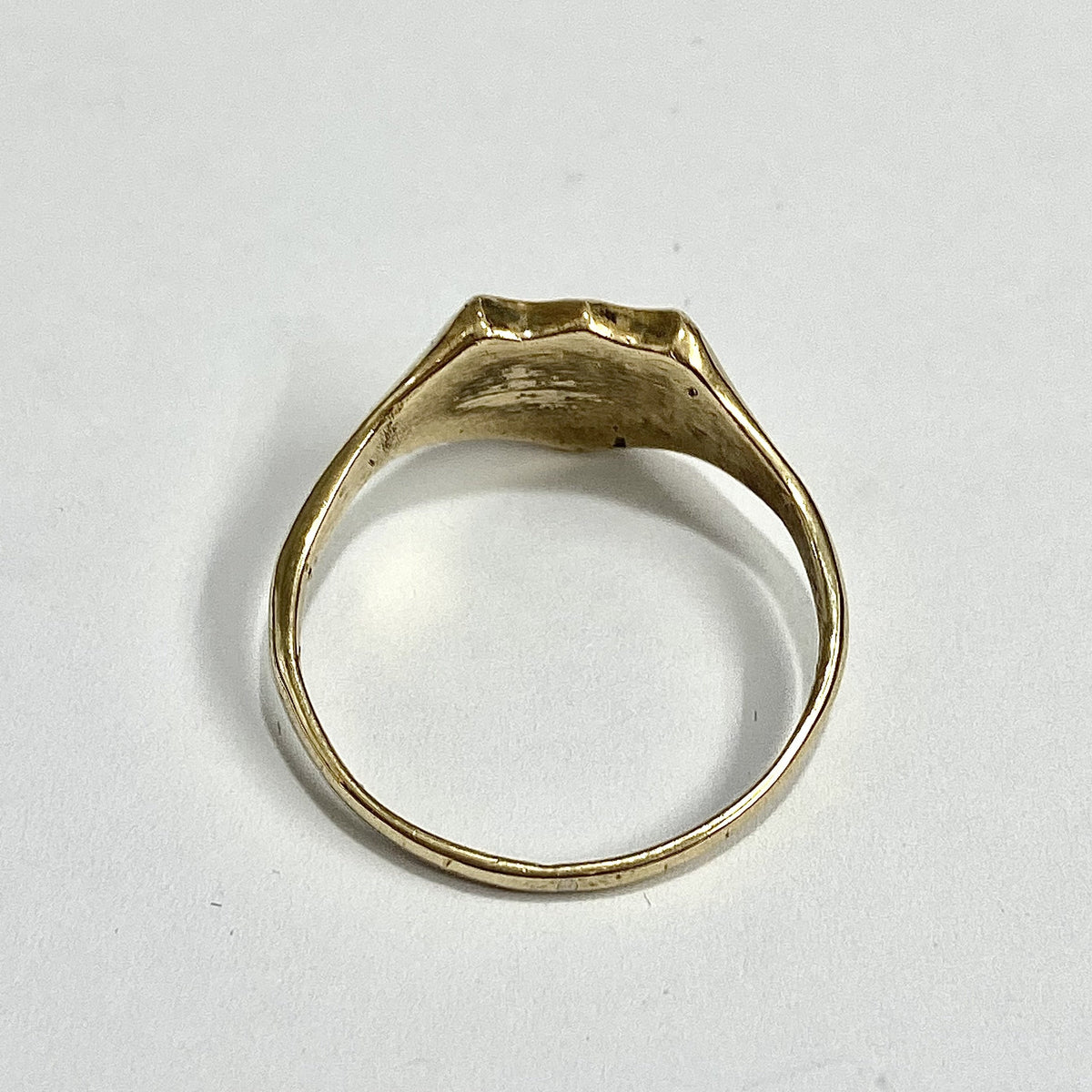 Vintage 9ct Yellow Gold Shield Signet Ring