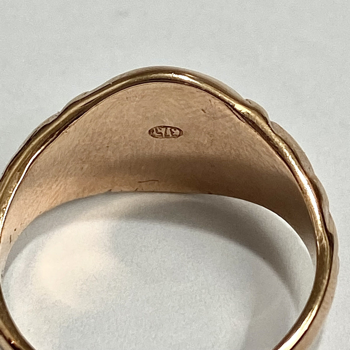 9ct Gold Round Signet Ring