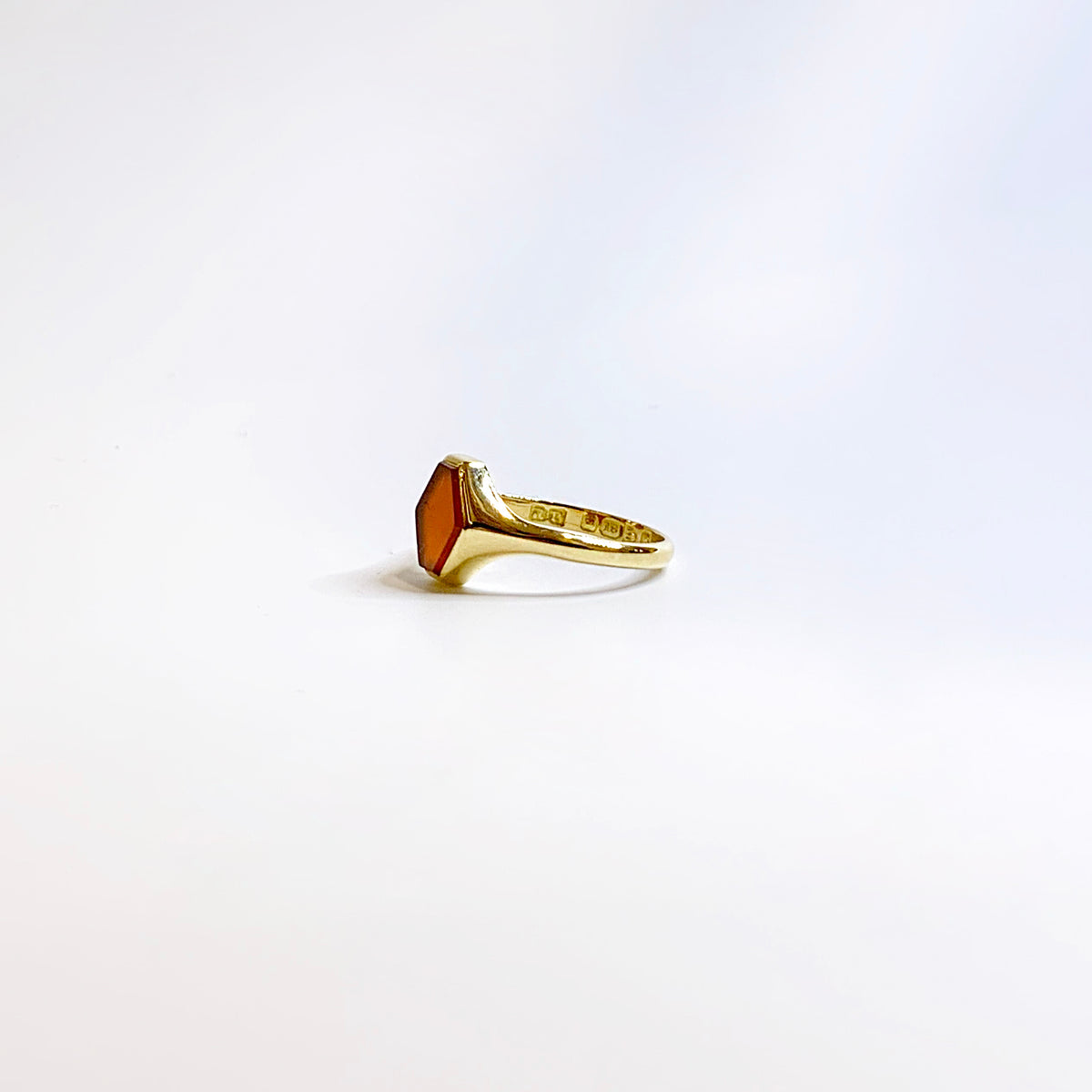 Antique Georgian 18ct Yellow Gold Carnelian Ring